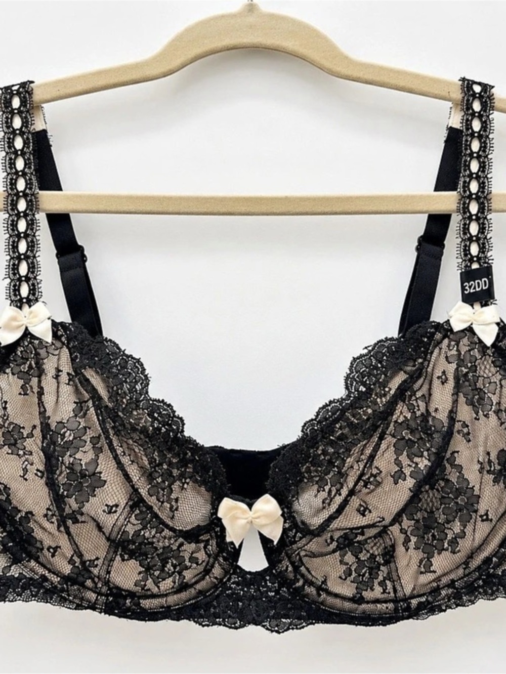 Paramour 32DD Black Lace Underwire Bra NWT Ivory Bow Detail